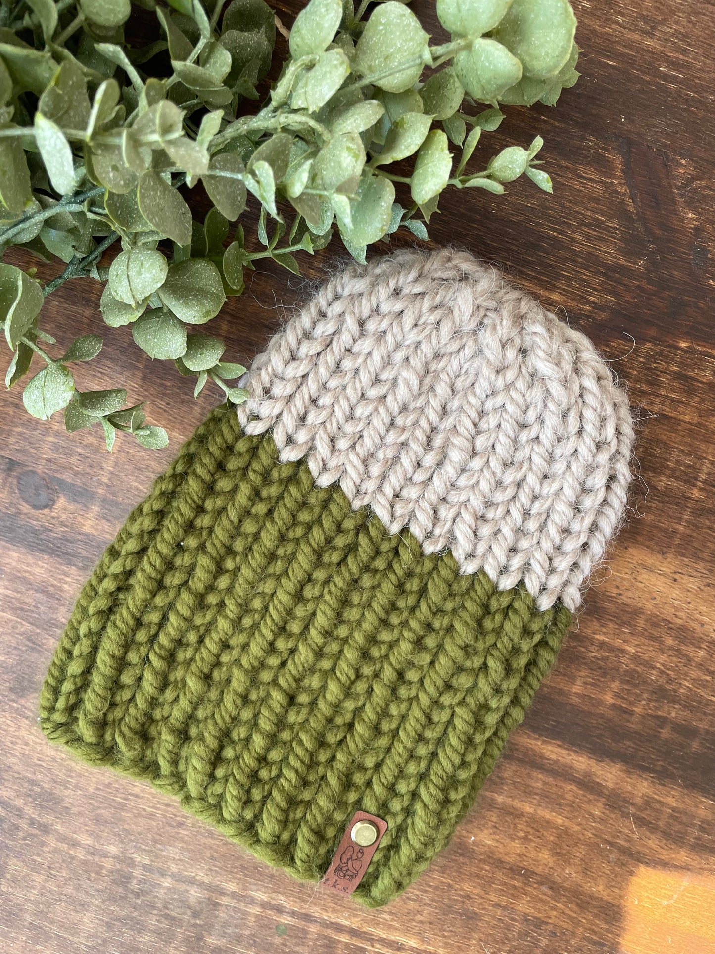 Nohku Beanie in Hunter Green/Grey