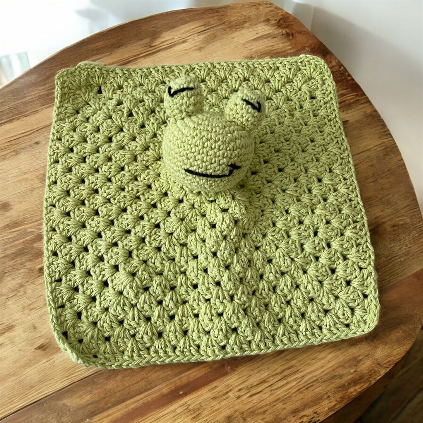 Frog Lovey